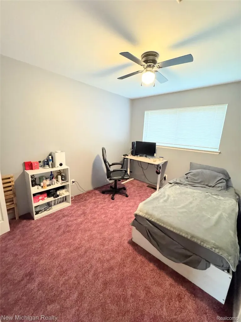 25888 Carl Street Roseville City MI 48066