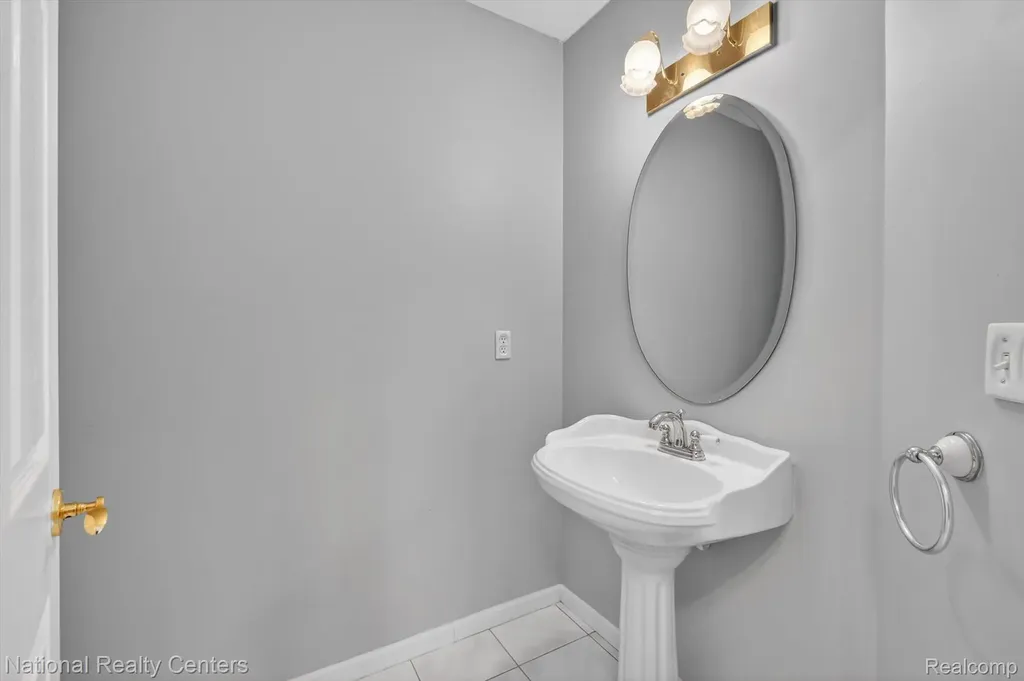 22270 Boulder Drive Farmington Hills City MI 48335