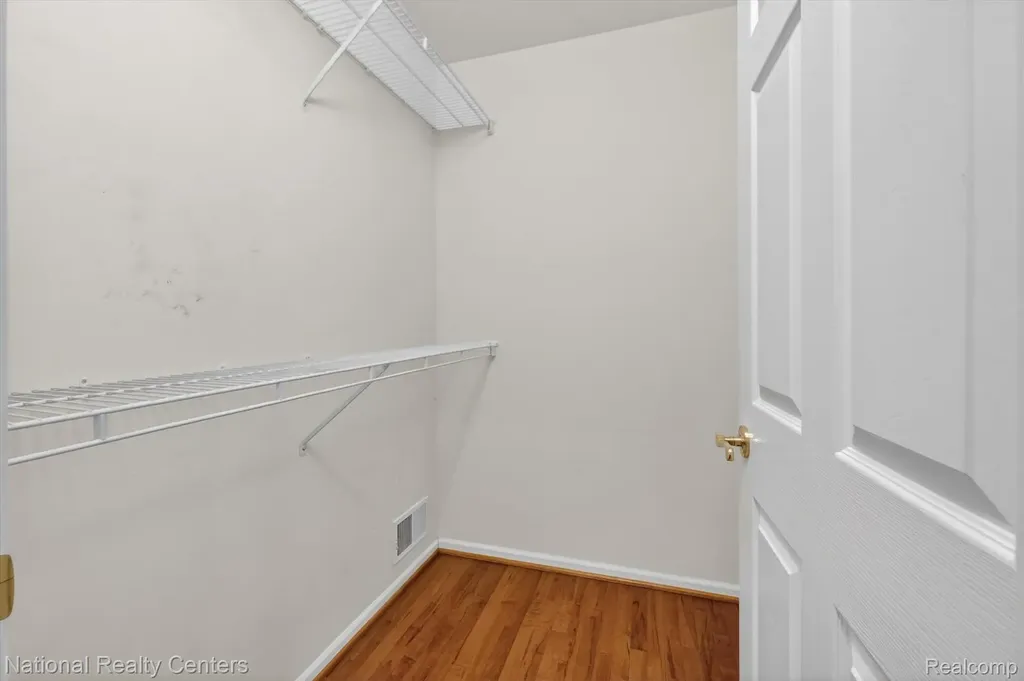 22270 Boulder Drive Farmington Hills City MI 48335