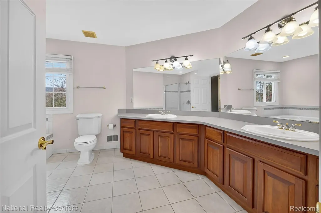 22270 Boulder Drive Farmington Hills City MI 48335