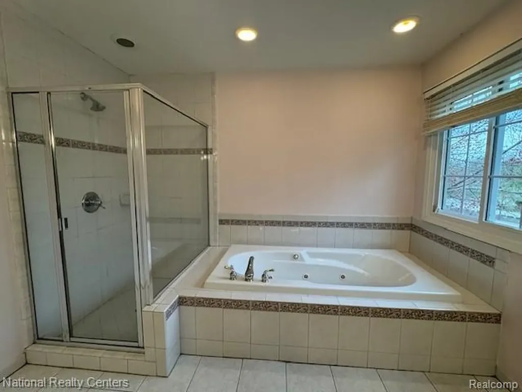 22270 Boulder Drive Farmington Hills City MI 48335