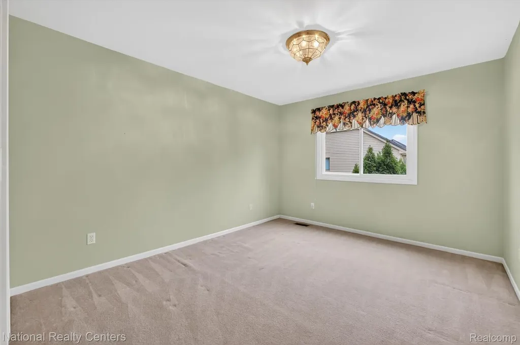 22270 Boulder Drive Farmington Hills City MI 48335