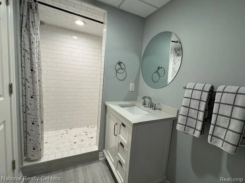 22270 Boulder Drive Farmington Hills City MI 48335