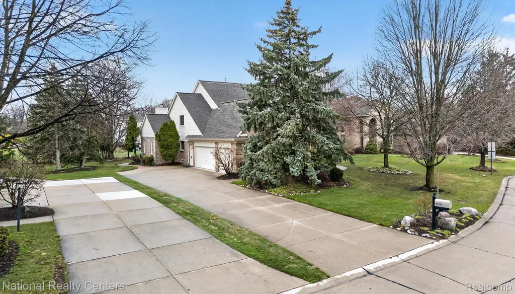 22270 Boulder Drive Farmington Hills City MI 48335