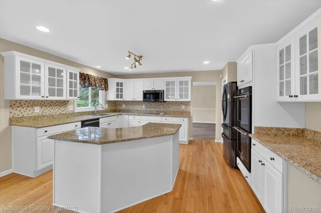 22270 Boulder Drive Farmington Hills City MI 48335