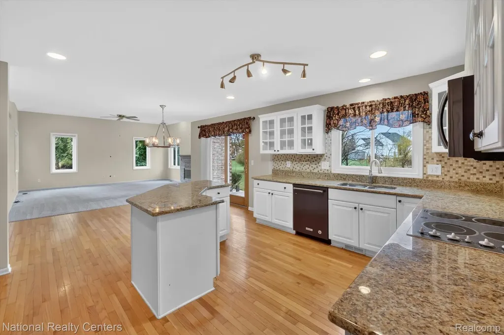 22270 Boulder Drive Farmington Hills City MI 48335