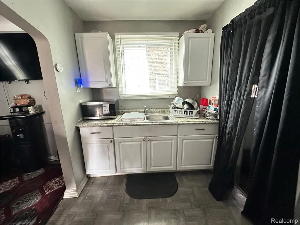 10313 Mckinney Street Detroit City MI 48224