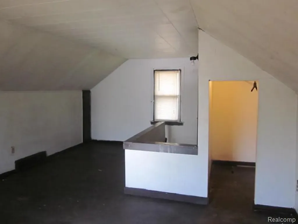 19400 Hickory Street Detroit City MI 48205