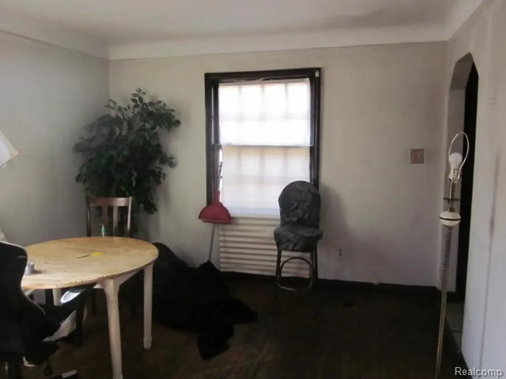 19400 Hickory Street Detroit City MI 48205
