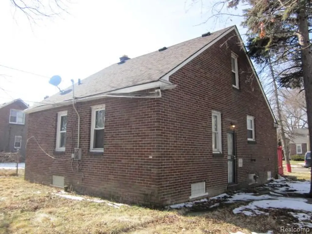 19400 Hickory Street Detroit City MI 48205