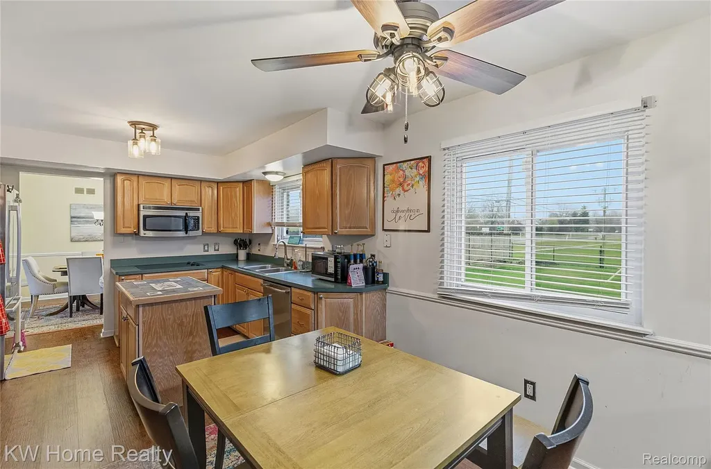 25982 Kilreigh Drive Farmington Hills City MI 48336