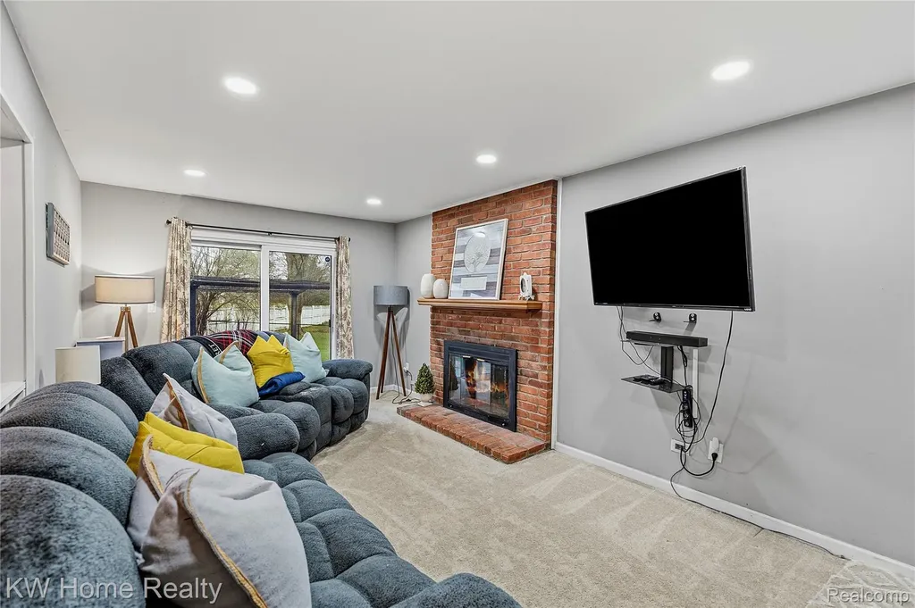 25982 Kilreigh Drive Farmington Hills City MI 48336