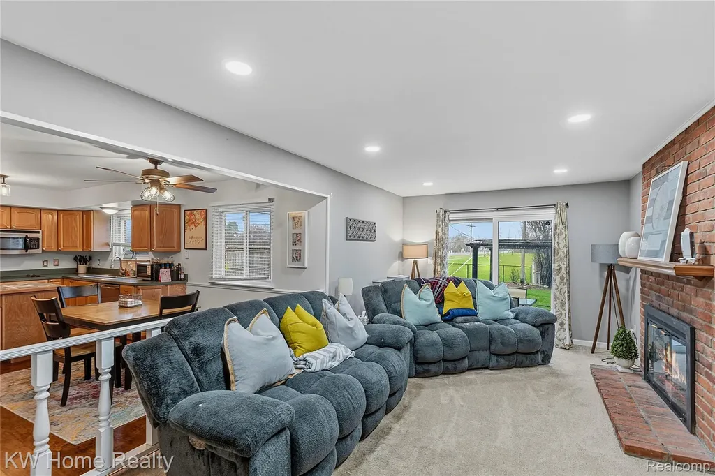 25982 Kilreigh Drive Farmington Hills City MI 48336