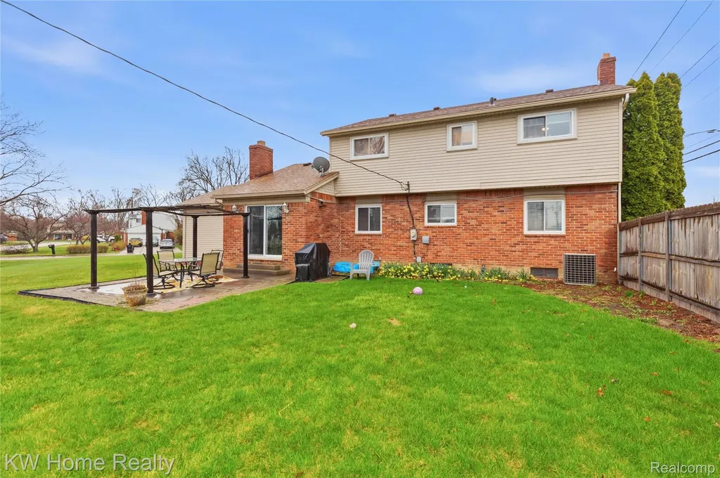 25982 Kilreigh Drive Farmington Hills City MI 48336