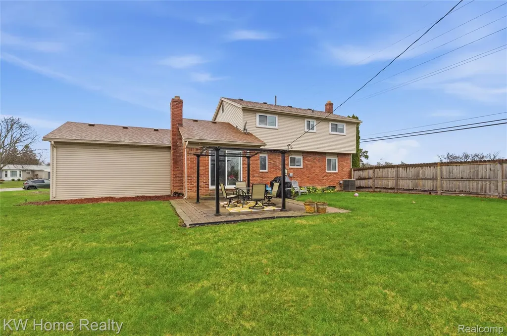25982 Kilreigh Drive Farmington Hills City MI 48336