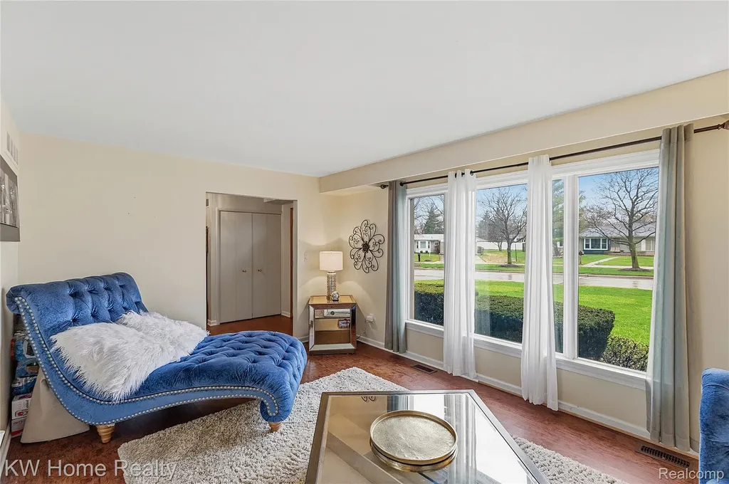 25982 Kilreigh Drive Farmington Hills City MI 48336