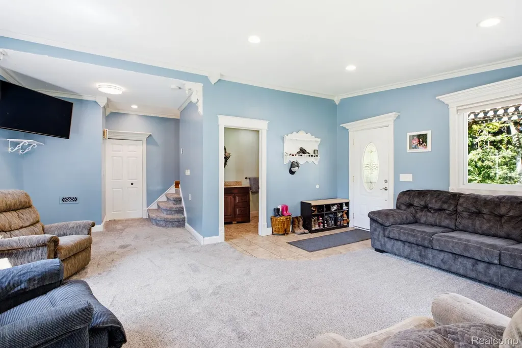 5275 Gratiot Avenue St. Clair Township MI 48079