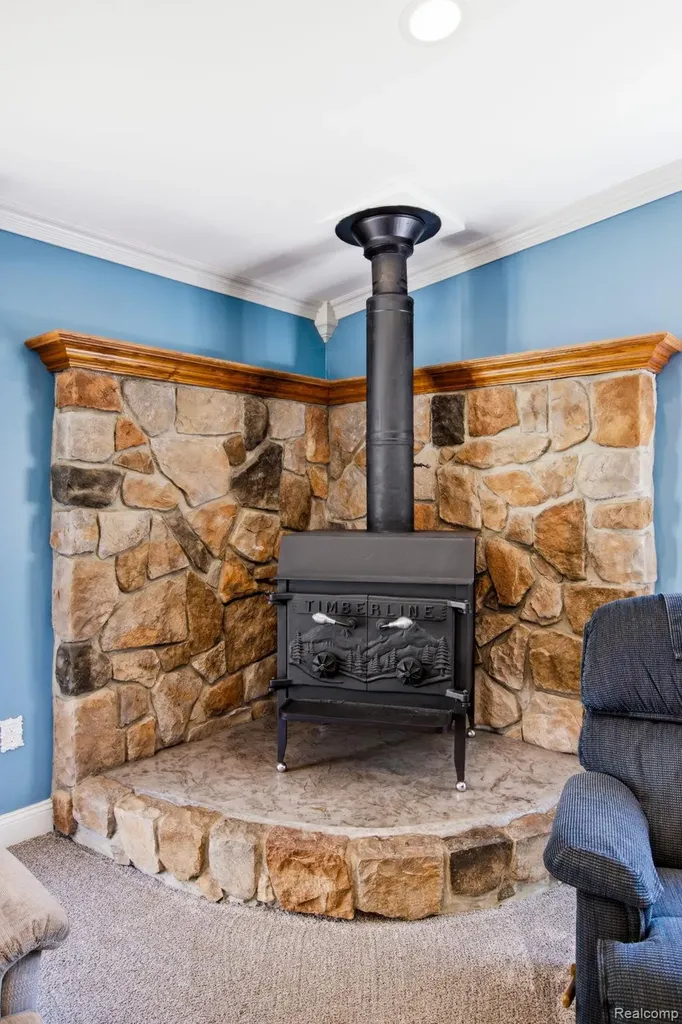 5275 Gratiot Avenue St. Clair Township MI 48079