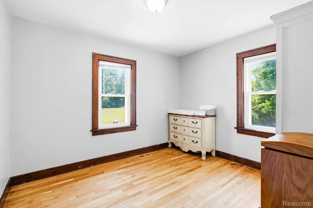 5275 Gratiot Avenue St. Clair Township MI 48079