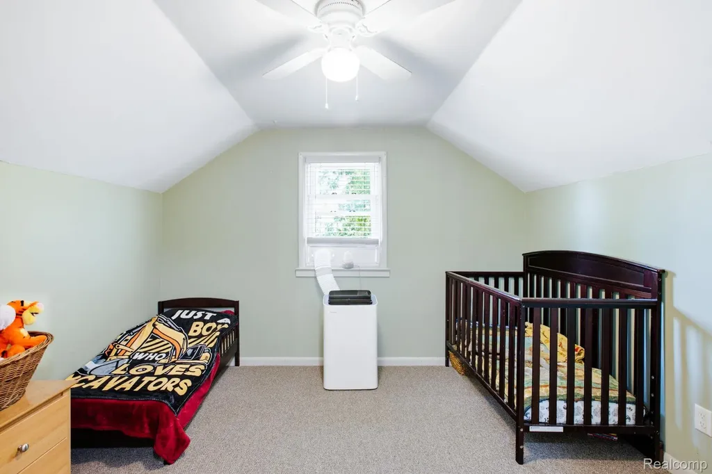5275 Gratiot Avenue St. Clair Township MI 48079