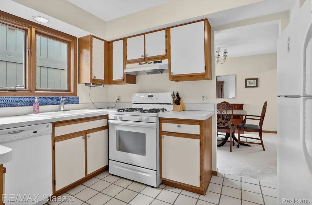 29441 Sylvan Lane Farmington Hills City MI 48334