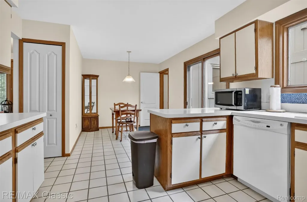 29441 Sylvan Lane Farmington Hills City MI 48334