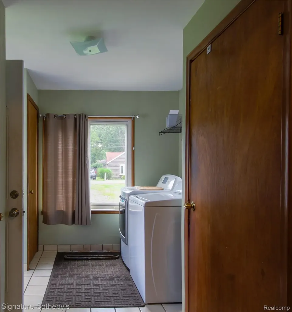 9393 Boncrest Street Commerce Charter Township MI 48382