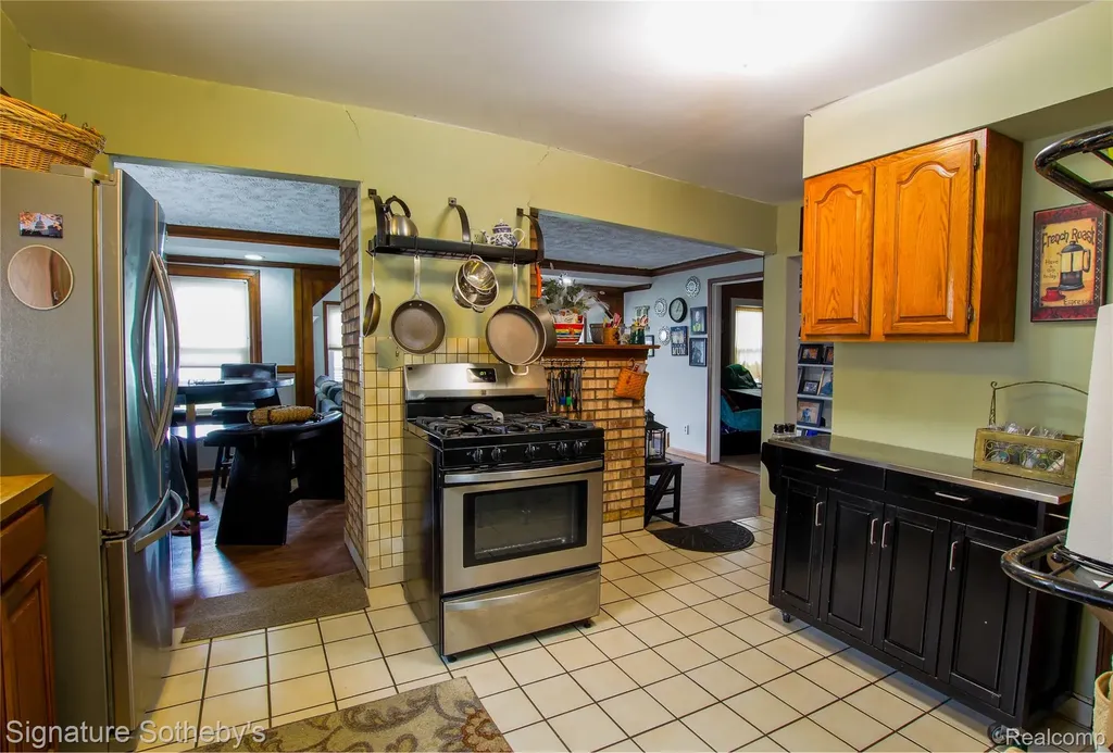 9393 Boncrest Street Commerce Charter Township MI 48382