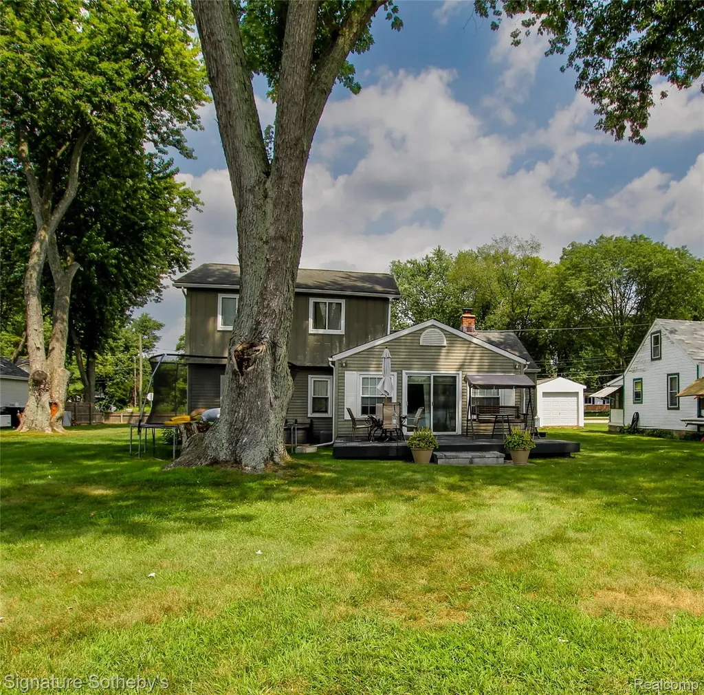 9393 Boncrest Street Commerce Charter Township MI 48382
