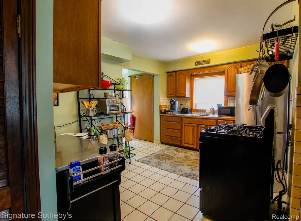 9393 Boncrest Street Commerce Charter Township MI 48382
