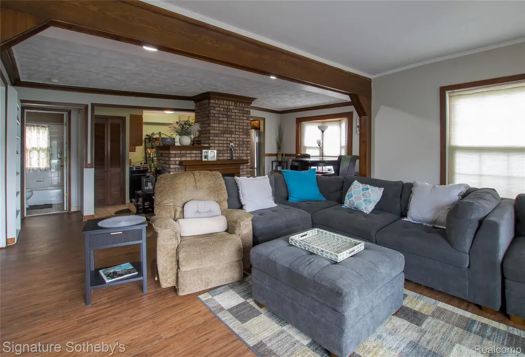 9393 Boncrest Street Commerce Charter Township MI 48382