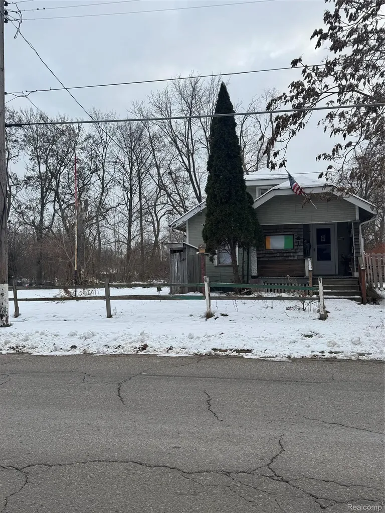 1422 Leith Street Flint City MI 48506