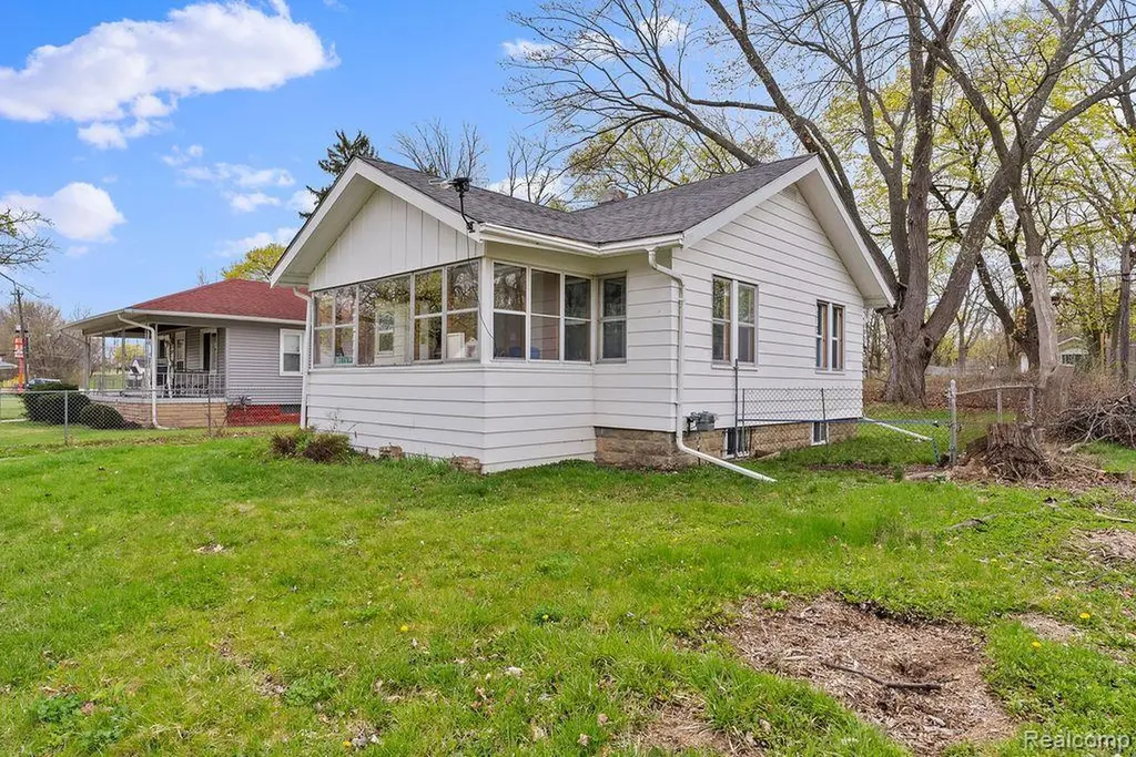 1717 Wolcott Street Flint City MI 48504