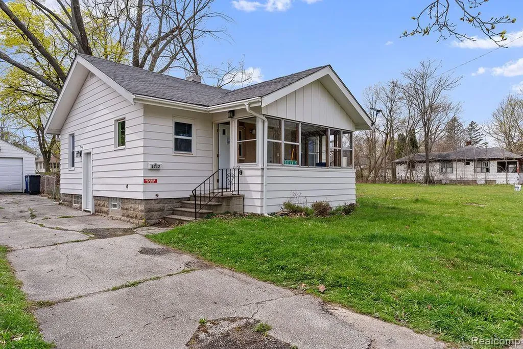 1717 Wolcott Street Flint City MI 48504