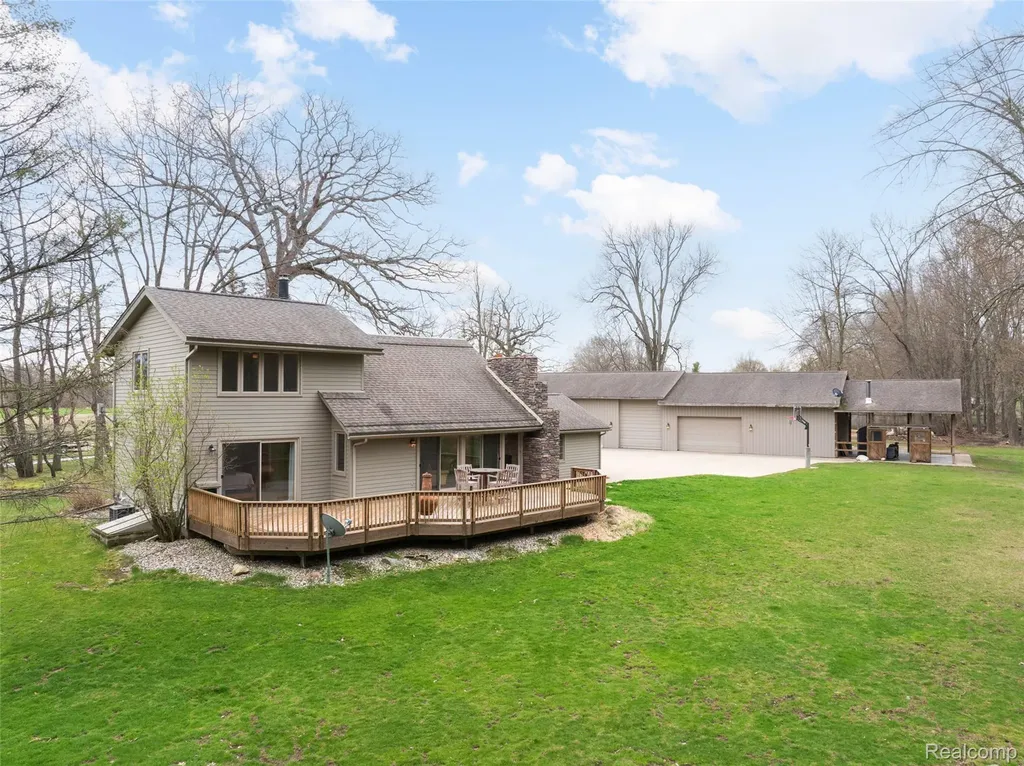 9247 Schrepfer Road Howell City MI 48855