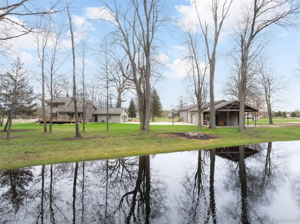 9247 Schrepfer Road Howell City MI 48855