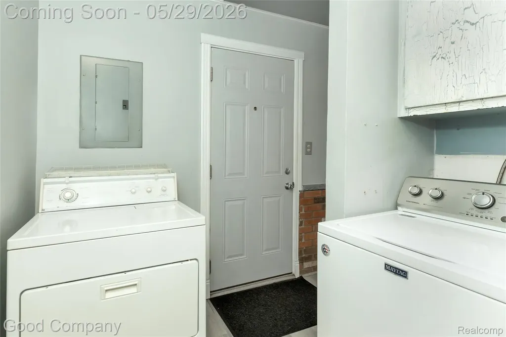 1605 E Hazelhurst Street Ferndale City MI 48220
