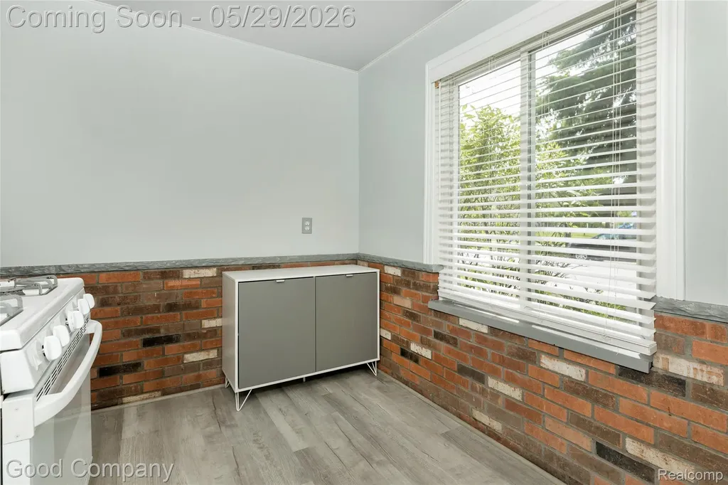 1605 E Hazelhurst Street Ferndale City MI 48220