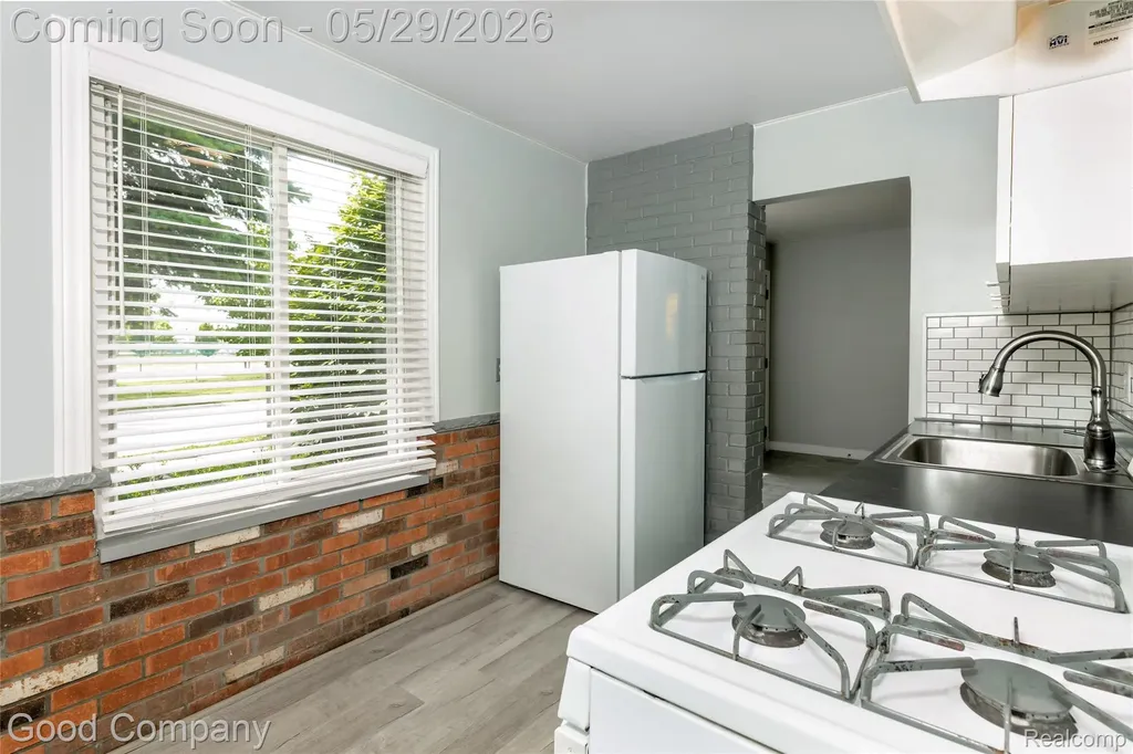 1605 E Hazelhurst Street Ferndale City MI 48220