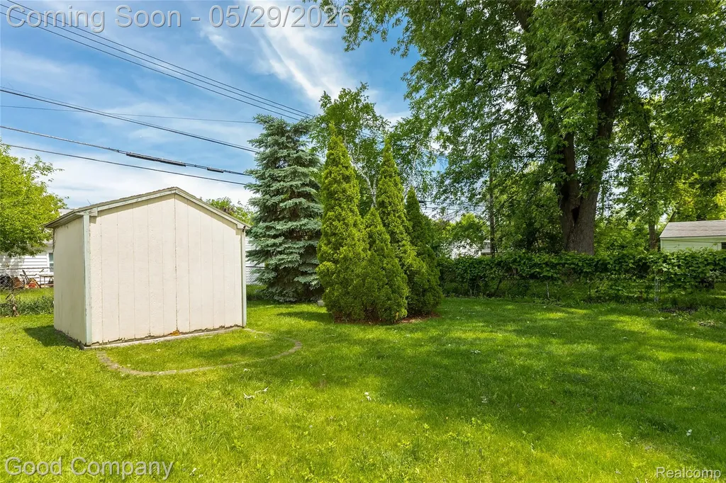 1605 E Hazelhurst Street Ferndale City MI 48220