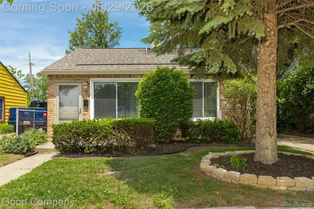 1605 E Hazelhurst Street Ferndale City MI 48220