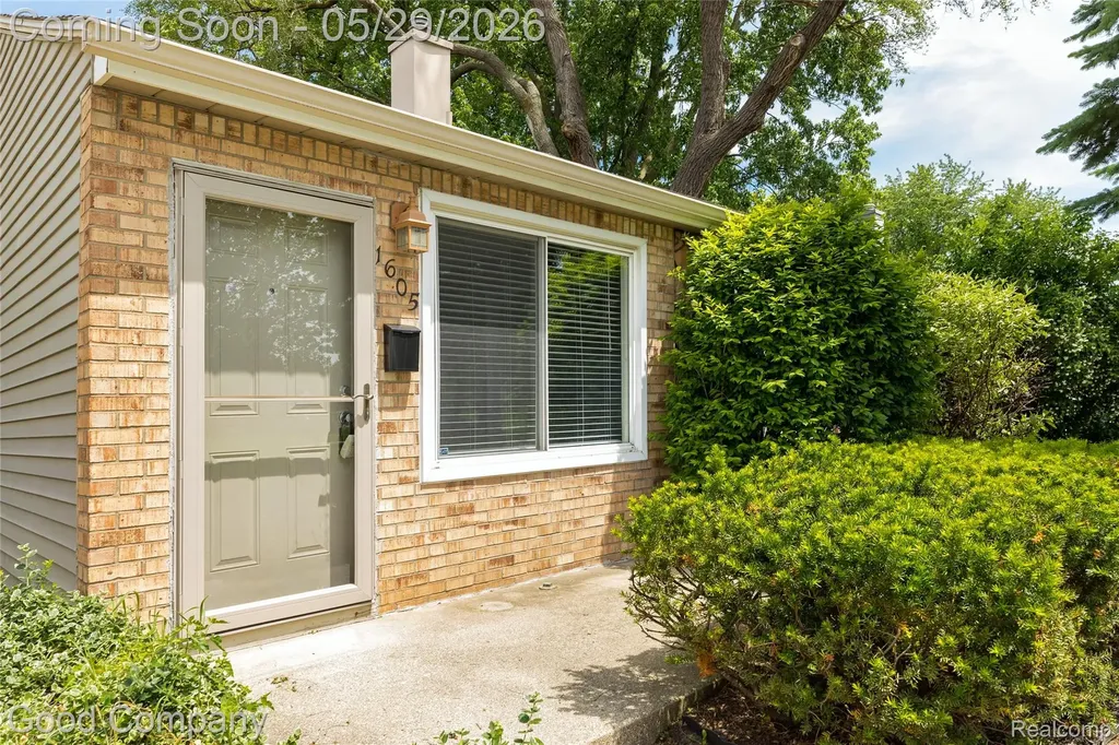 1605 E Hazelhurst Street Ferndale City MI 48220