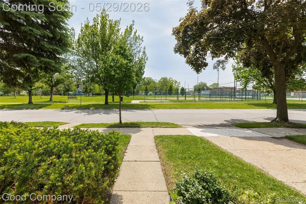1605 E Hazelhurst Street Ferndale City MI 48220