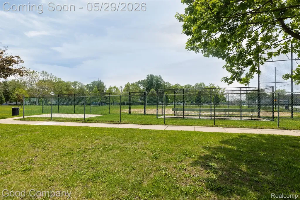 1605 E Hazelhurst Street Ferndale City MI 48220