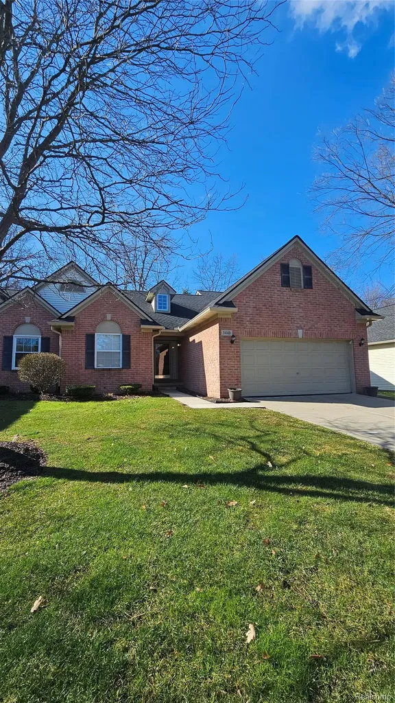 3449 Dewdrop Lane Howell City MI 48843