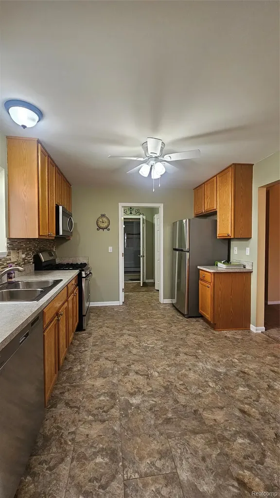 3449 Dewdrop Lane Howell City MI 48843