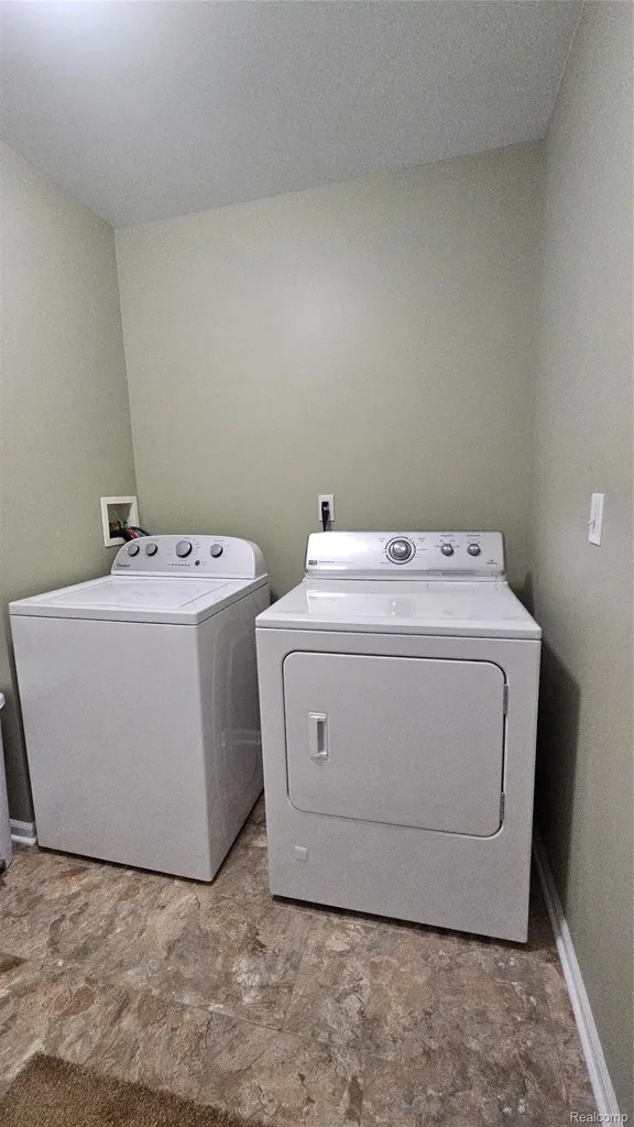 3449 Dewdrop Lane Howell City MI 48843