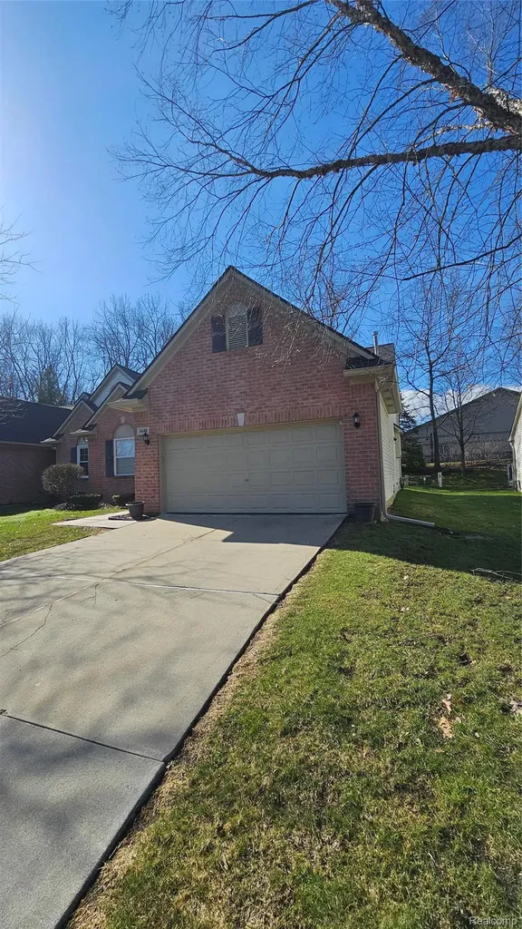 3449 Dewdrop Lane Howell City MI 48843