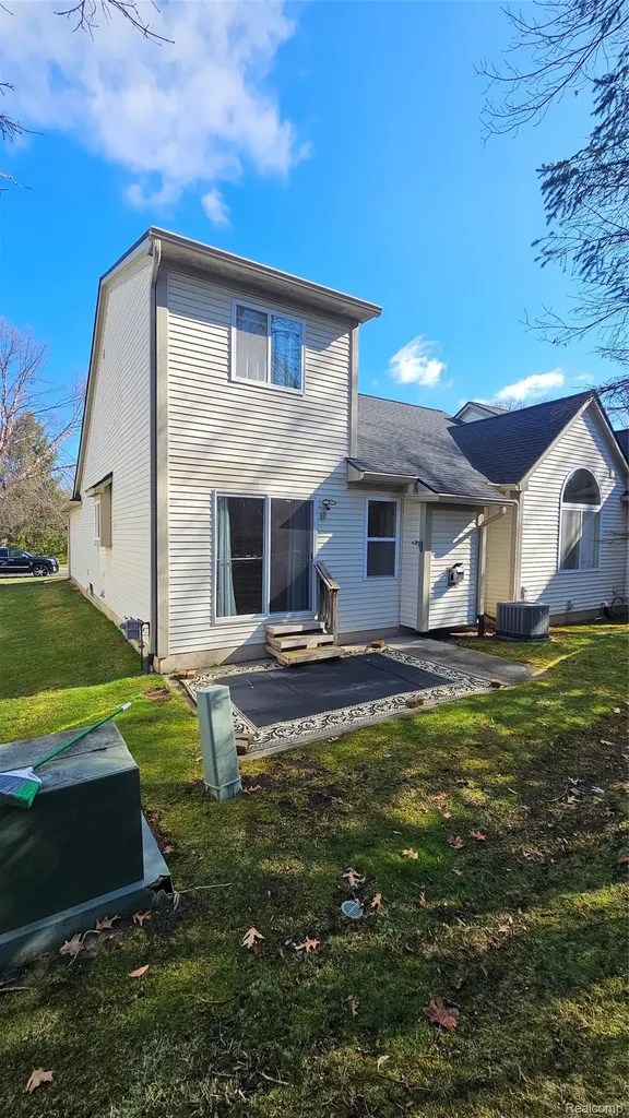 3449 Dewdrop Lane Howell City MI 48843