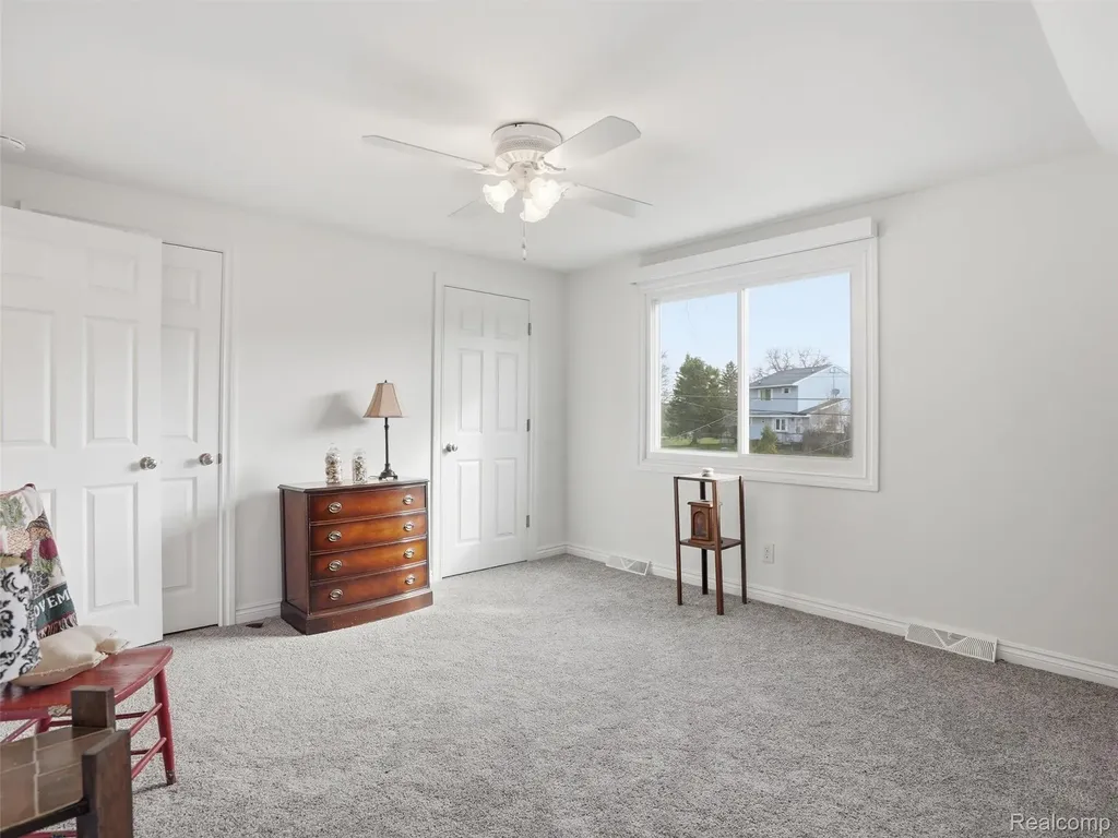329 Lansing Drive Waterford Charter Township MI 48328